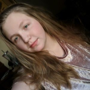 Meet your Posher, Taya